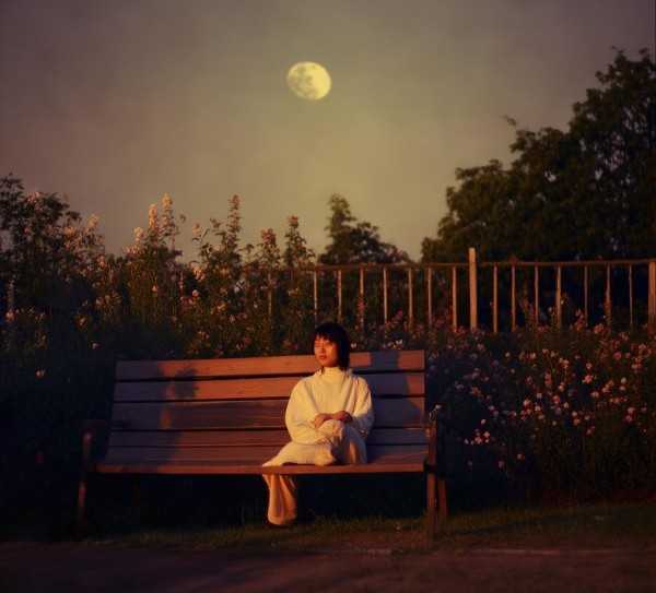 夏日旋律，探寻默默的等背后的故事与动人魅力,默默的等，是那个夏日里最温柔的旋律—揭秘歌曲默默的等的故事与魅力,旋律,爱情,第1张